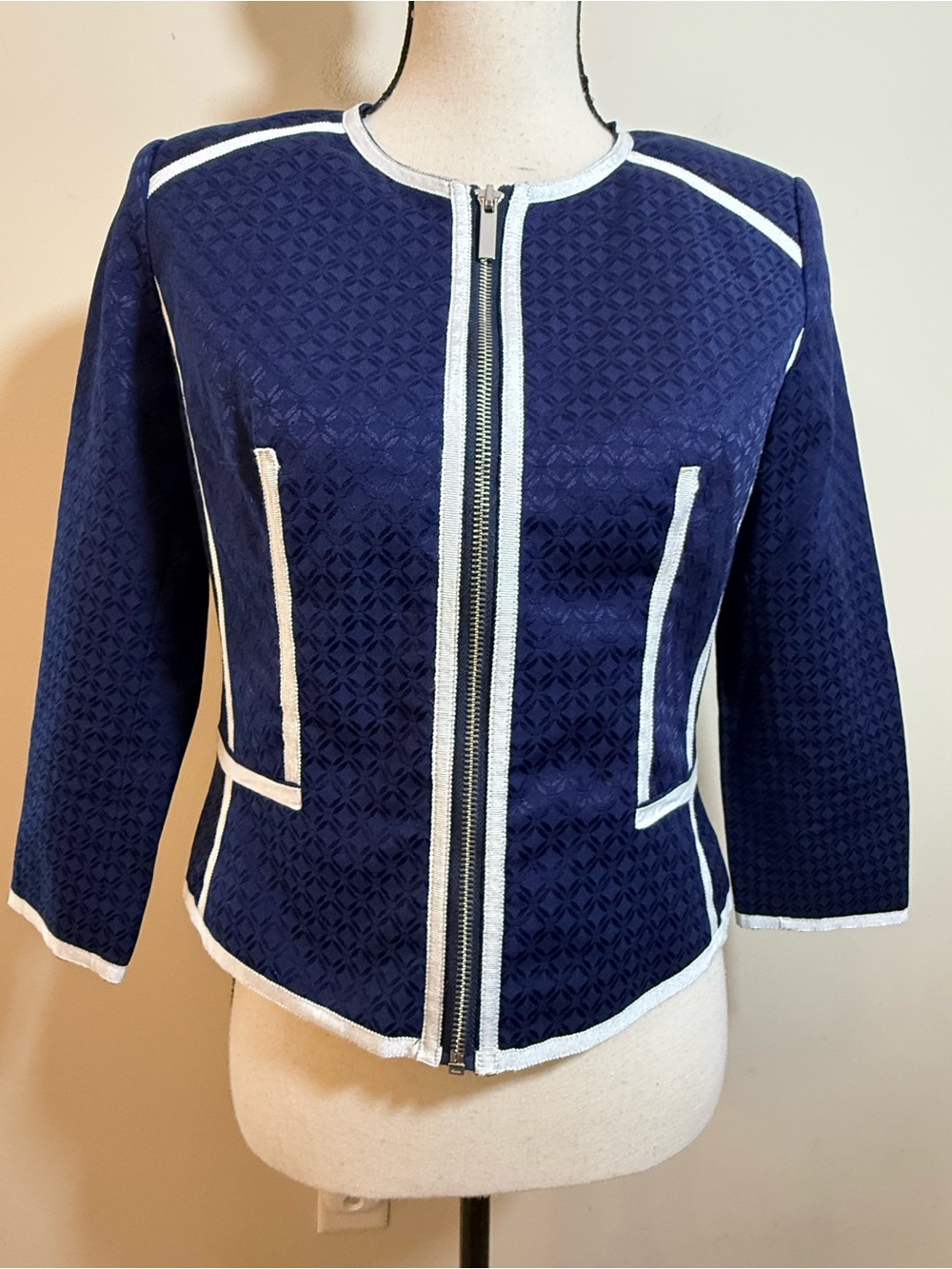 Linea bright blue embossed blazer jacket white trim SZ 8